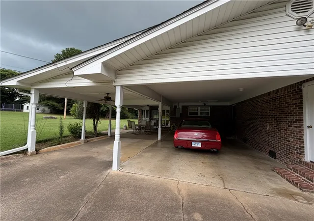 3rd image of 704 Vine St, Clarksville, AR 72830 | MLS# 1355446