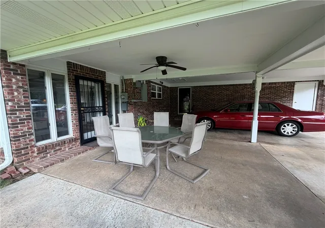 4th image of 704 Vine St, Clarksville, AR 72830 | MLS# 1355446