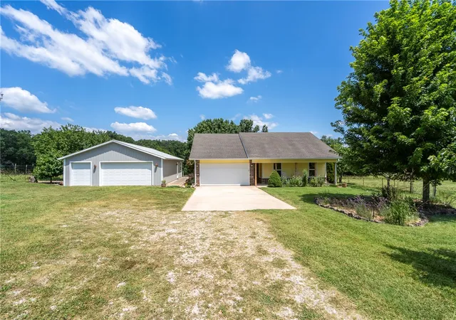 Photo 1 of Single family home for sale at 15520 Jack Crabtree Rd, Bentonville, AR 72712 | MLS# 1355239 | Listing updated on 2026-08-03