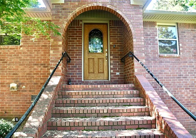 2nd image of 209 Hickory Hills Dr, Russellville, AR 72802 | MLS# 1355376