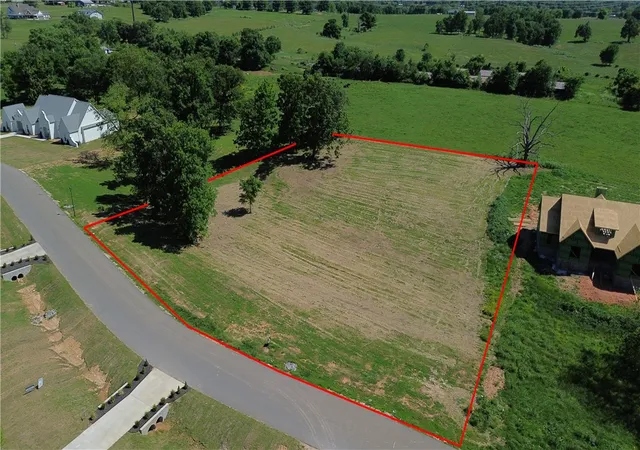 Homes for sale in Elm Springs, AR | 3089 Buck Ave, Elm Springs, AR 72762 | MLS# 1355518