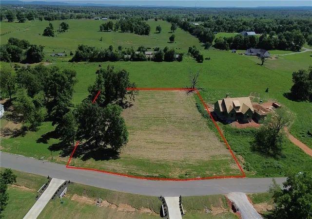 Homes for sale in Elm Springs, AR | 3089 Buck Ave, Elm Springs, AR 72762 | MLS# 1355518