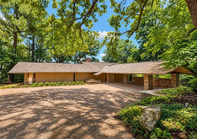 Photo 1 of Single family home for sale at 964 E Arlington Ter, Fayetteville, AR 72701 | MLS# 1355461 | Listing updated on 2026-09-22