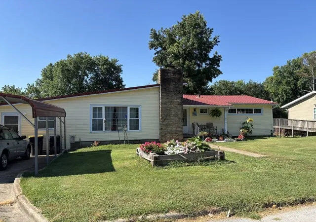 3rd image of 1006 Berry St, Harrison, AR 72601 | MLS# 1355685