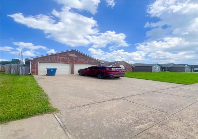 2nd image of 644 White Oak St, Gentry, AR 72734 | MLS# 1355696