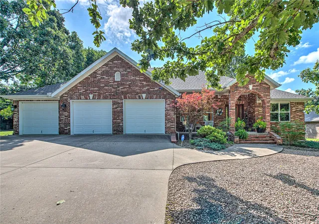 2nd image of 3 Kirk Ln, Bella Vista, AR 72715 | MLS# 1355493