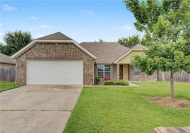 2nd image of 198 Alexandra Loop, Elkins, AR 72727 | MLS# 1355711