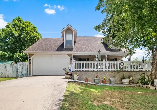 Homes for sale in Springdale, AR | 20628 Hillcrest Dr, Springdale, AR 72764 | MLS# 1355700