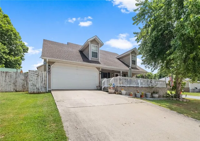 Homes for sale in Springdale, AR | 20628 Hillcrest Dr, Springdale, AR 72764 | MLS# 1355700