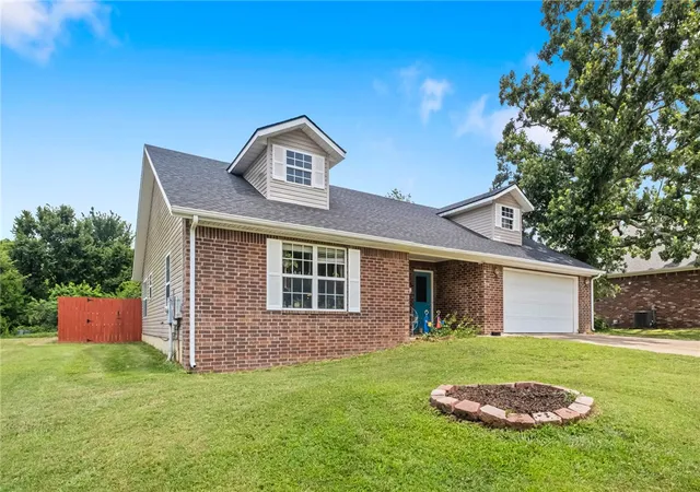 2nd image of 8 Hebrides Dr, Bella Vista, AR 72715 | MLS# 1355648