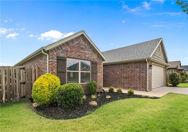 2nd image of 204 S Amber Dawn Ave, Farmington, AR 72730 | MLS# 1355466