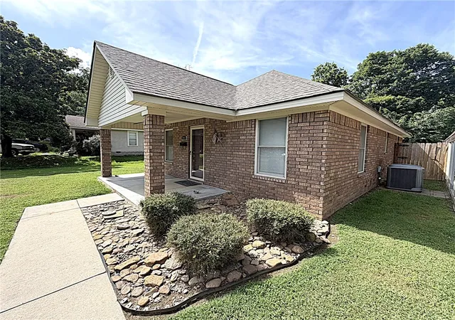 4th image of 1711 Cedar, Van Buren, AR 72956 | MLS# 1355754