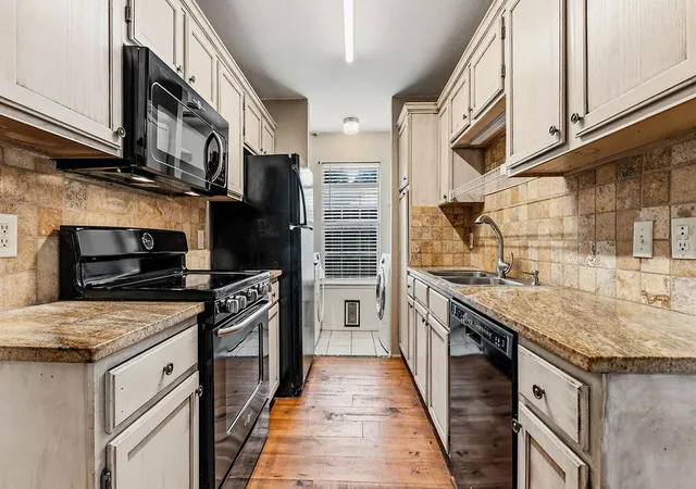 3rd image of 3207 W Wildflower St, Fayetteville, AR 72704 | MLS# 1355714