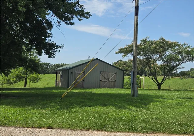 Homes for sale in Cassville, MO | 16159 Farm Road 2147, Cassville, MO 65625 | MLS# 1355809