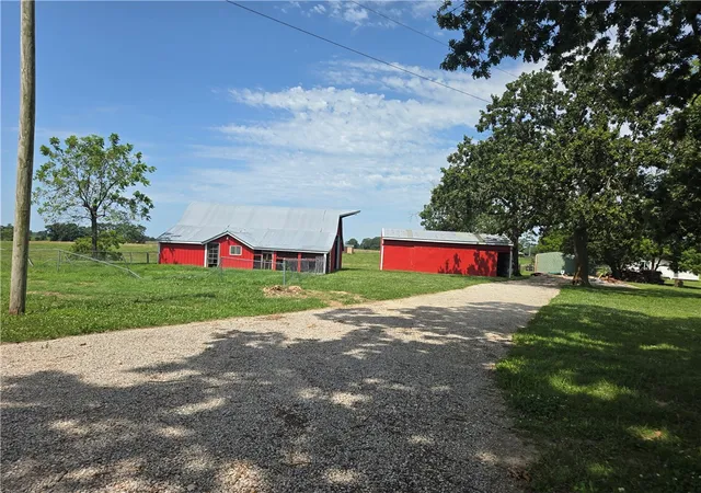Homes for sale in Cassville, MO | 16159 Farm Road 2147, Cassville, MO 65625 | MLS# 1355809