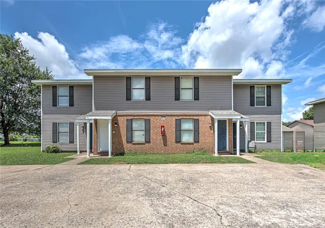 1st image of 1600 A,b,c,d Oriole St, Springdale, AR 72764 | MLS# 1355438