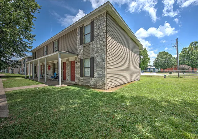 2nd image of 1607 A,b,c,d Oriole St, Springdale, AR 72764 | MLS# 1355439