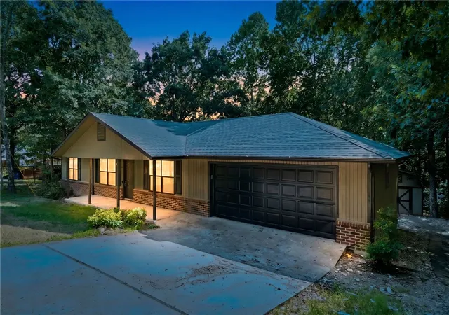 4th image of 8 Kenilworth Dr, Bella Vista, AR 72714 | MLS# 1354550