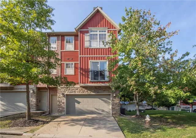 2nd image of 2852 W Hillshire Dr, Fayetteville, AR 72704 | MLS# 1355839
