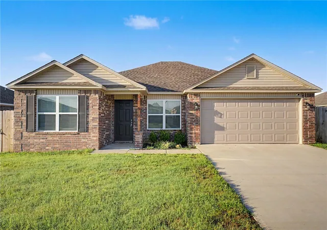 Homes for sale in Siloam Springs, AR | 912 W Aiden Dr, Siloam Springs, AR 72761 | MLS# 1355390