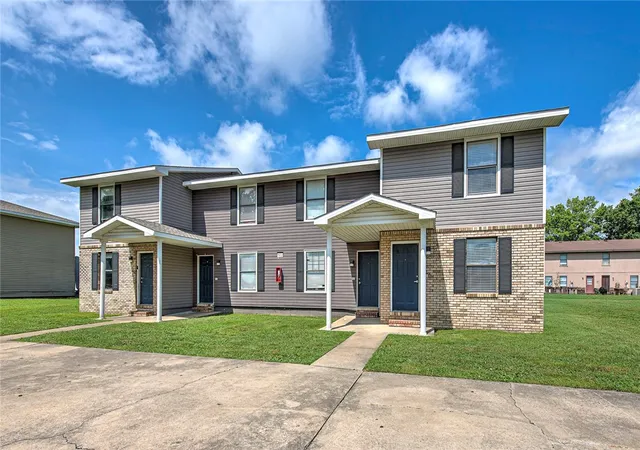 2nd image of 1502 A,b,c,d Oriole St, Springdale, AR 72764 | MLS# 1355421