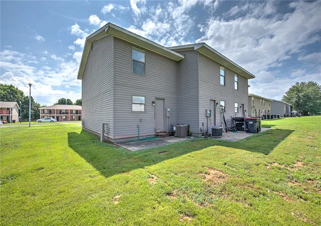 3rd image of 1502 A,B,C,D Oriole St, Springdale, AR 72764 | MLS# 1355421