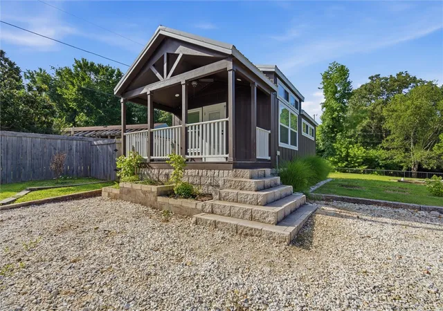 3rd image of 20900 N Lakeshore Dr, Springdale, AR 72764 | MLS# 1355789