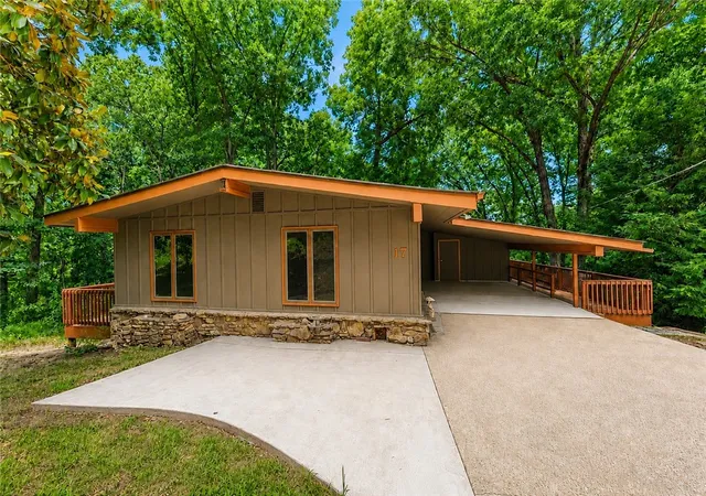1st image of 17 Wentworth Dr, Bella Vista, AR 72715 | MLS# 1355752