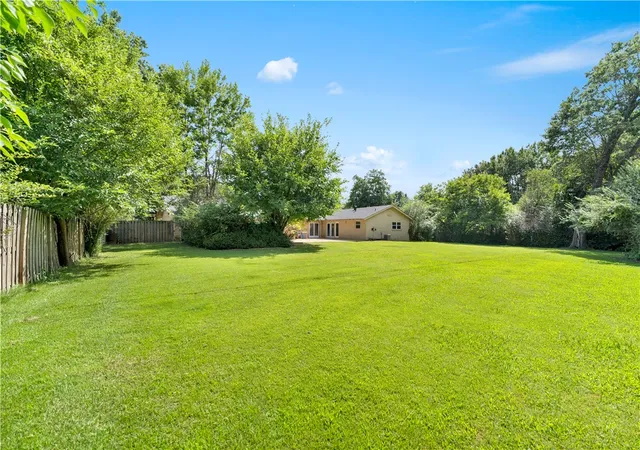25th image of 1510 Circle Dr, Springdale, AR 72764 | MLS# 1355894