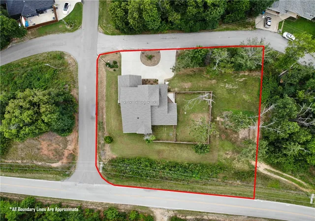 2nd image of 7 Cheshnut Dr, Bella Vista, AR 72714 | MLS# 1355727