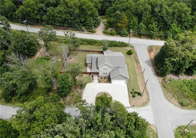 3rd image of 7 Cheshnut Dr, Bella Vista, AR 72714 | MLS# 1355727