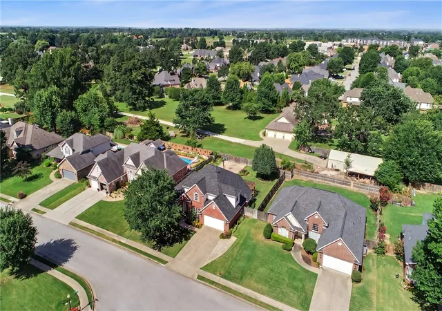 3rd image of 5108 S 45Th St, Rogers, AR 72758 | MLS# 1355906