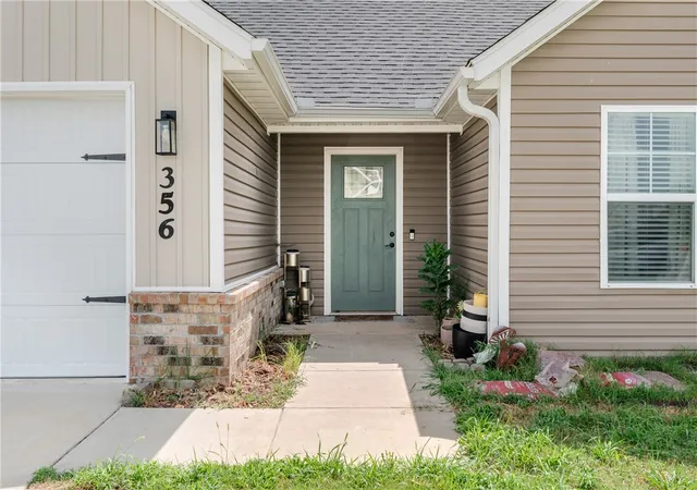 2nd image of 356 Miles Ave, Gentry, AR 72734 | MLS# 1355801