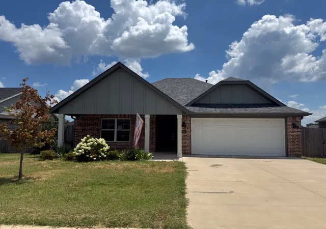1st image of 956 Sugar Pine St, Tontitown, AR 72762 | MLS# 1355915
