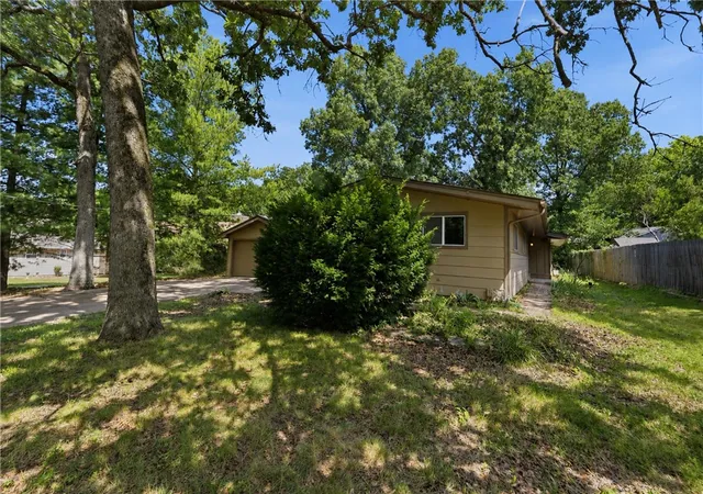 31st image of 12 Harlow Dr, Bella Vista, AR 72715 | MLS# 1355929