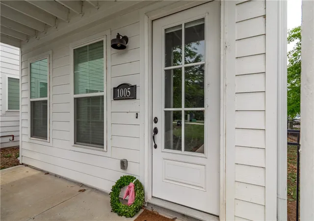 3rd image of 1005 S Hollywood Ave, Fayetteville, AR 72701 | MLS# 1355923