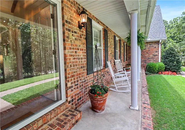 5th image of 1134 N Crossover Rd, Fayetteville, AR 72701 | MLS# 1355771