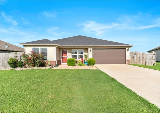 1st image of 844 Nw Evans Cir, Bentonville, AR 72713 | MLS# 1355987