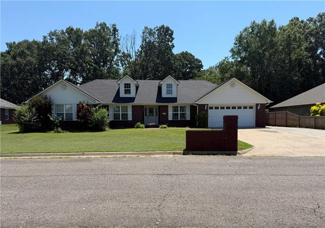 1st image of 300 Cherokee Ln, Clarksville, AR 72830 | MLS# 1356025