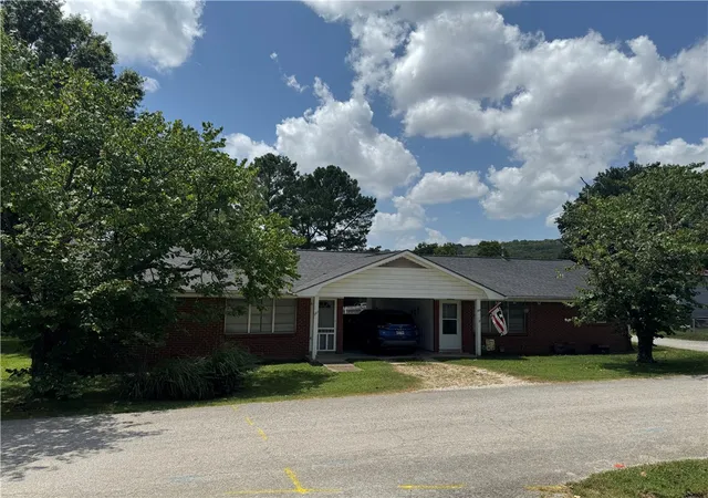 2nd image of 795   797 S Dockery Ln, Fayetteville, AR 72701 | MLS# 1355456