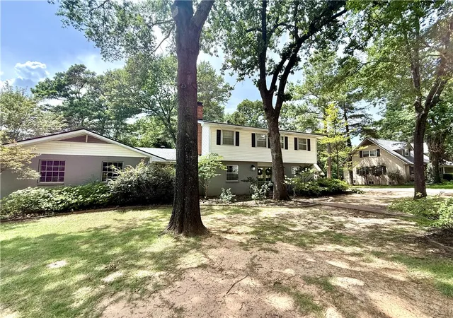 Photo 2 of Sale Pending at 308 S Utah Ave, Russellville, AR 72801 | MLS# 1355843 | Listing updated on 2026-09-01