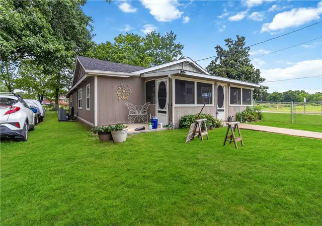 Photo 2 of Single family home for sale at 24 Wolfdale Rd, Farmington, AR 72730 | MLS# 1356058 | Listing updated on 2026-07-26