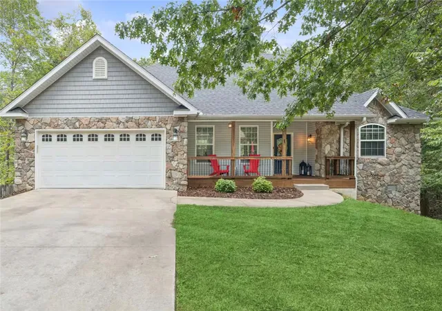 Photo 1 of Single family home for sale at 1 Binham Ln, Bella Vista, AR 72715 | MLS# 1356070 | Listing updated on 2026-09-29