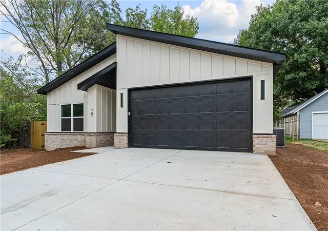 Photo 25 of Single family home for sale at 707 S Wright St, Siloam Springs, AR 72761 | MLS# 1355928 | Listing updated on 2026-10-09
