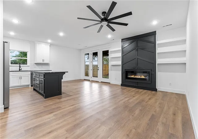 Photo 3 of Single family home for sale at 707 S Wright St, Siloam Springs, AR 72761 | MLS# 1355928 | Listing updated on 2026-10-09