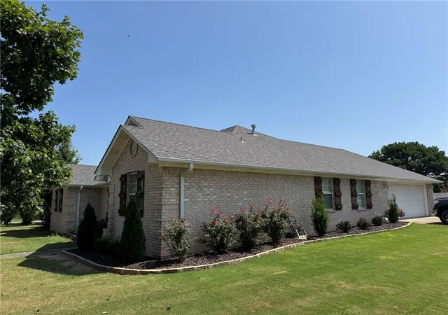 Photo 3 of Single family home for sale at 707 S Waco Ave, Russellville, AR 72801 | MLS# 1355981 | Listing updated on 2026-07-30