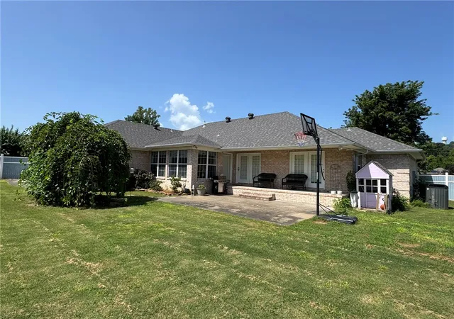 Photo 4 of Single family home for sale at 707 S Waco Ave, Russellville, AR 72801 | MLS# 1355981 | Listing updated on 2026-07-30