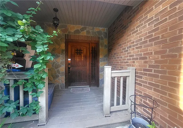 Photo 2 of Single family home for sale at 5 Rillington Ln, Bella Vista, AR 72714 | MLS# 1356074 | Listing updated on 2026-07-22