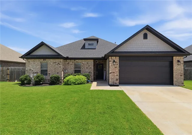 1st image of 1012 Kimball Ln, Pea Ridge, AR 72751 | MLS# 1355261