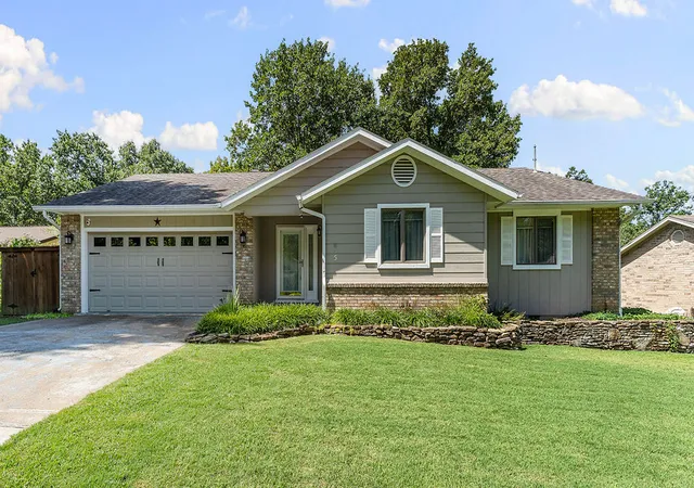 1st image of 5 Clevedon Cir, Bella Vista, AR 72715 | MLS# 1356176